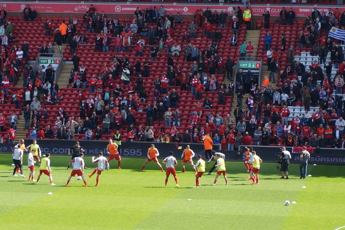 Crisp：Doinb善于跟队友配合沟通 而Xiaohu倾向于自己玩