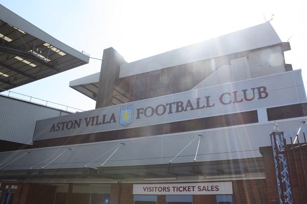 只有3名玩家是王者！ LPL 玩家在韩国服务器的排名： TheShy 是最低的！ knight 也没有好到哪里去